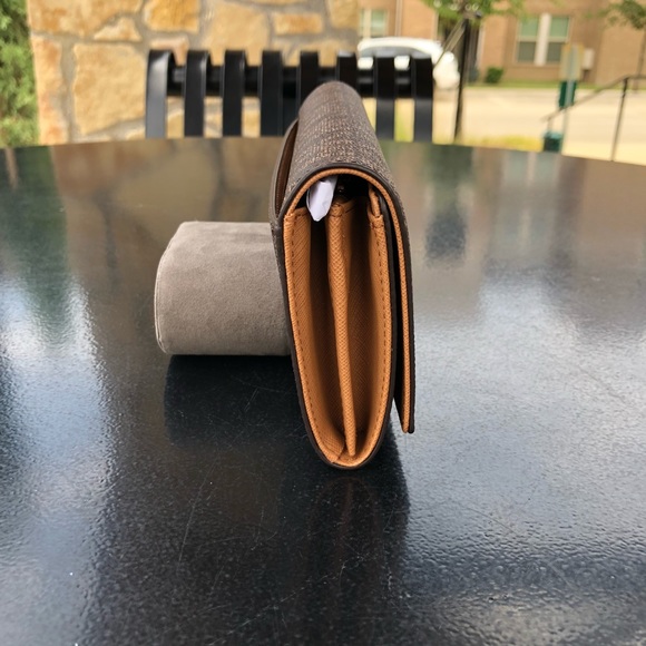 Michael Kors Jet Set Travel Carryall Wallet Brown - Picture 4 of 7